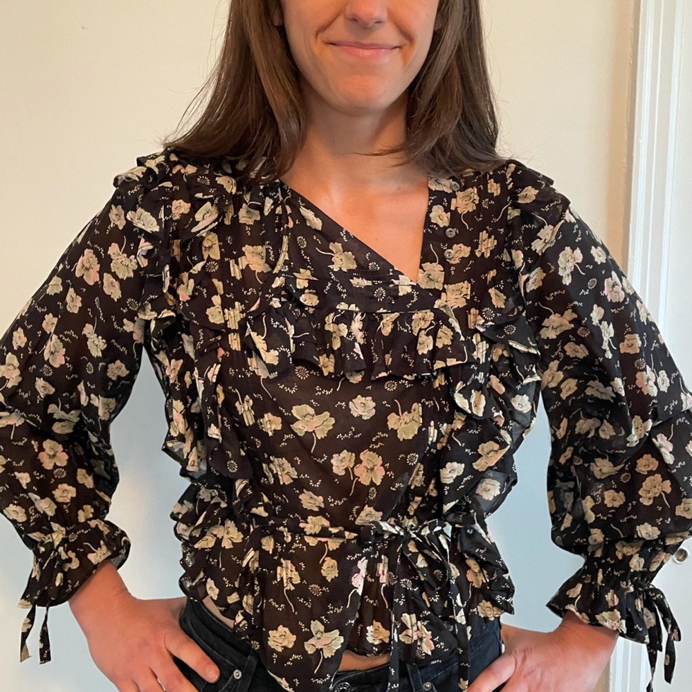 Dôen Long Sleeve Floral Top with Ruffles